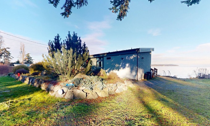 Coupeville Casa | Casa contemporánea frente al mar con hermosas vistas, cerca de Penn Cove