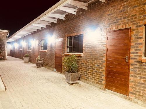 Komani Casa | Conti-INN Guesthouse