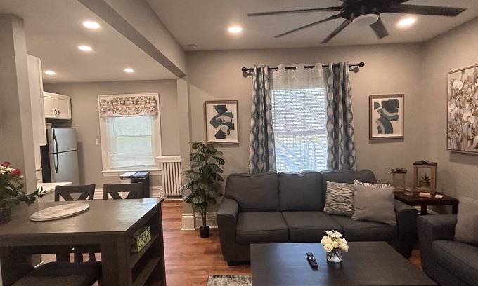 Allentown Apartamento | Continental travelers suite!! Spacious apartment, 5 minutes from Dorney Park !!