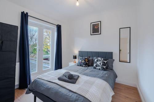 West Putney Apartamento | Contractor Accommodation Weekly Offers Available Free Parking and Super Fast WIFI