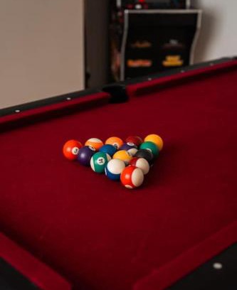 Enfield Highway Casa | Contractor-Friendly 3-Bed, Games Room, Pool Table!