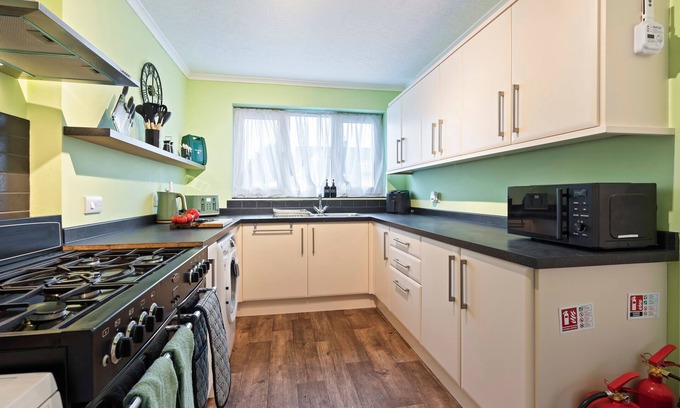 West Huntspill Casa | Contractors, discounts*parking