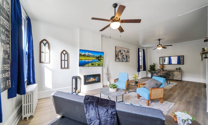 Gulph Mills Casa | Convenience, Space, and Charm!