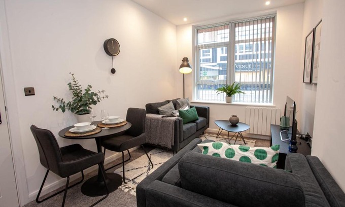 Bolton Apartamento | Convenient 2 Bedroom Bolton Apartment