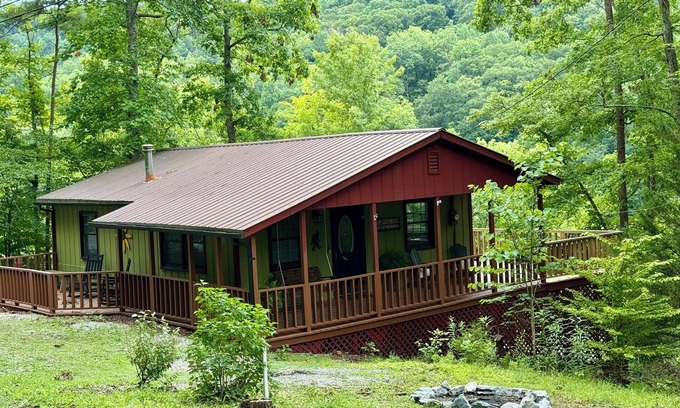 Sloans Valley Cabaña | Convenient Access to the Best Hikes & Scenery! Direct access to Ramp, Fish, Swim