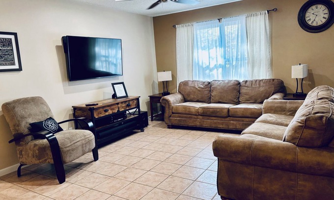 Johnson Casa | Convenient, and Clean Home 1BR