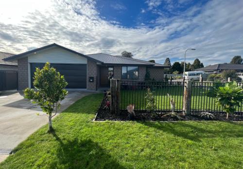 Waitara Casa | Convenient and comfortable Waitara