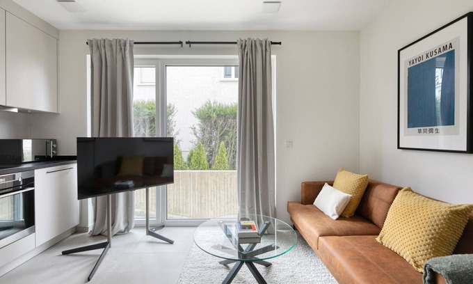 Cessange Apartamento | Convenient Cessange Studio w/ Balcony & Elevator, nr Buses, by Blueground