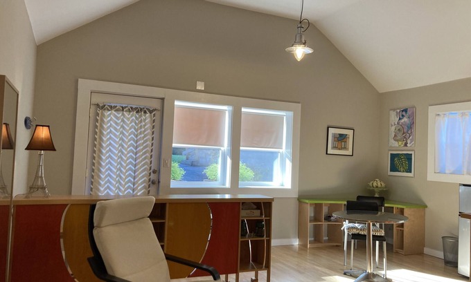 Richmond Casa | Convenient Chic Cottage