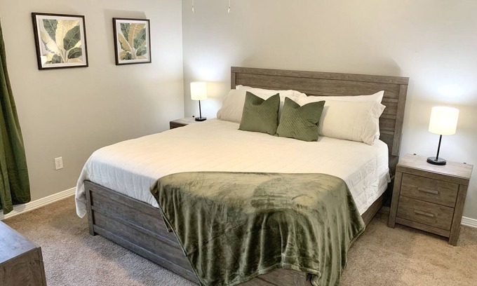 Tougaloo Casa | Convenient & Comfy! Shop & Eat on County Line, Reservoir & Mall