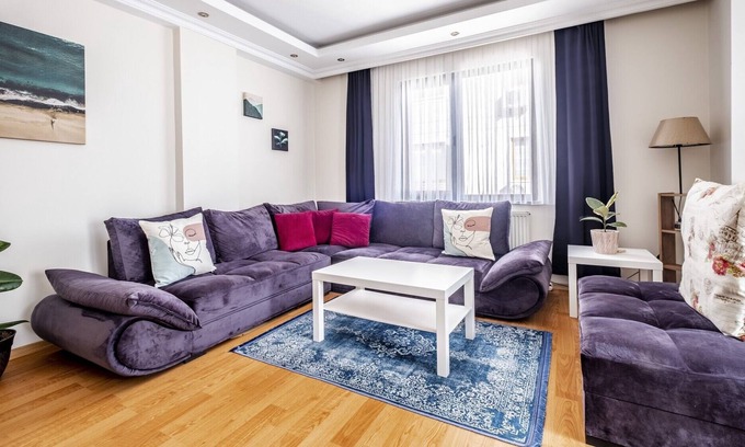 Maltepe Apartamento | Flat in Maltepe with Balcony near Shopping Malls