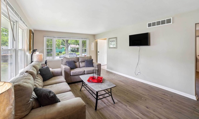 Gary Casa | Convenient Gary Vacation Rental, 10 Mi to Beach!