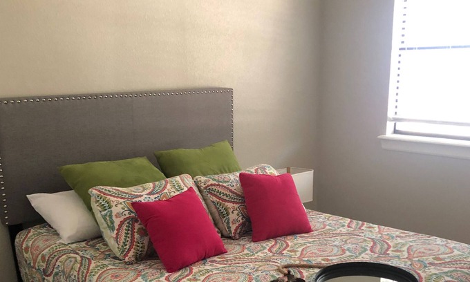 Lowell Casa | Conveniente hogar acogedor I-49