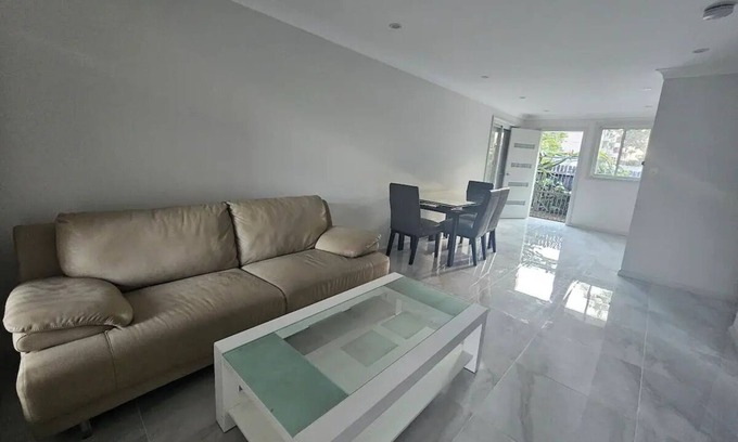 Cabramatta Casa | Convenient new private entire home in the heart of Little Saigon.