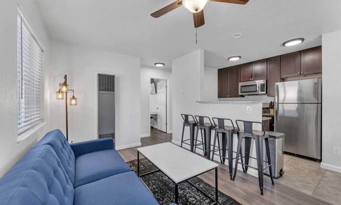 West University Apartamento | Convenient & Serene Stay - Near Parks