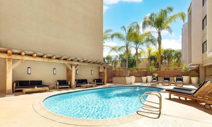 Calabasas Hotel | Convenient Stay, Superb Location! 4 Family-friendly Units, Dogs Allowed, Pool