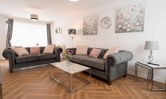 Birkenhead Casa | Convenient Wirral Retreat