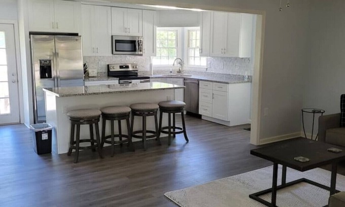 New Bern Casa | Conveniently Located 3 Bedroom 2 Bathroom House