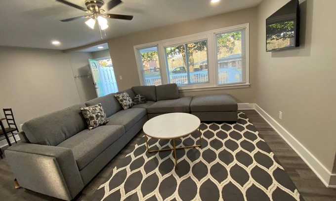 Marietta Casa | Conveniently Located close to the City Center