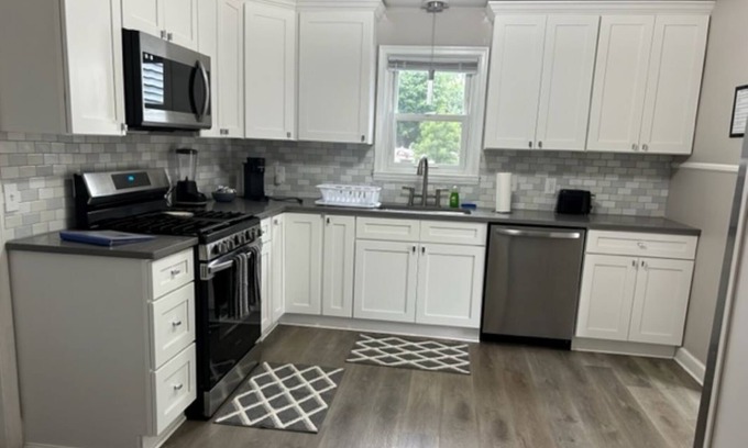Webster Casa | Conveniently Located - Right off 104 Expressway