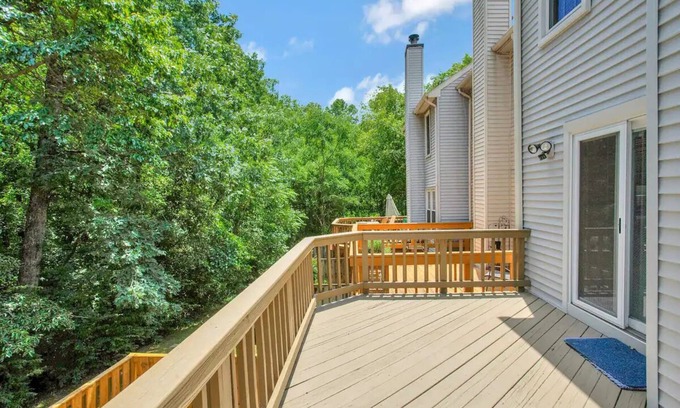 Franconia Casa | Conveniently Located Alexandria Townhouse