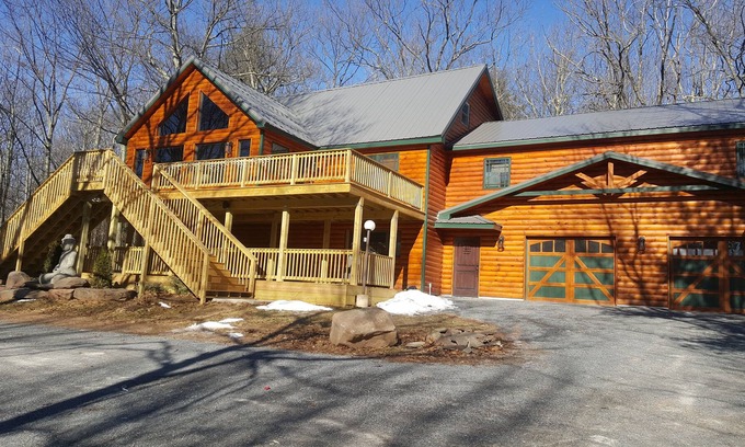 Hunter Chalet De Esquí | Convenientemente aislado, a 1 milla de pistas y festivales