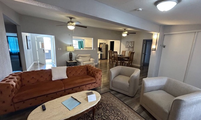 Beverly Green Casa | Convention/Airport Close 5beds 1 story Pets Pay