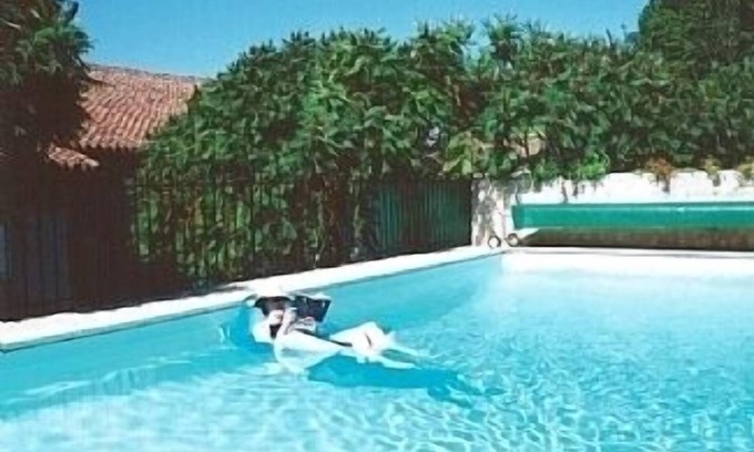 La Courade Casa | Antiguo Granero con piscina privada climatizada Jardín Terraza Cubierta Rodeado de campos