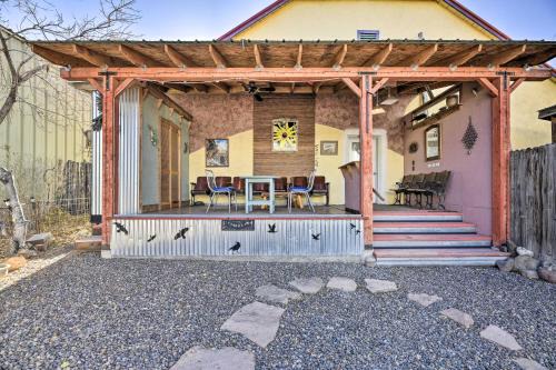 Del Norte Apartamento | Converted Concert Hall in Downtown Del Norte!