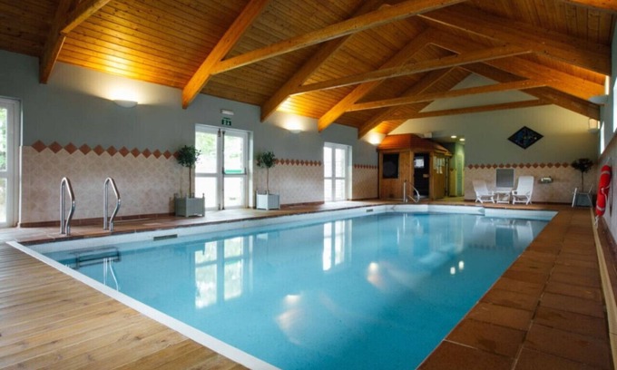 Haverfordwest Casa | Converted Stone Cottage with indoor swimming pool