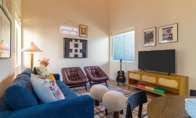 Buena Vista Apartamento | Conway B105 by AvantStay | Stylish 2BDR in Downtown, 5mins to Broadway