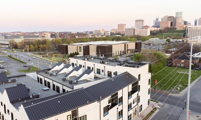 Buena Vista Apartamento | Conway D103 by AvantStay | Modern Downtown Studio, Minutes to Broadway