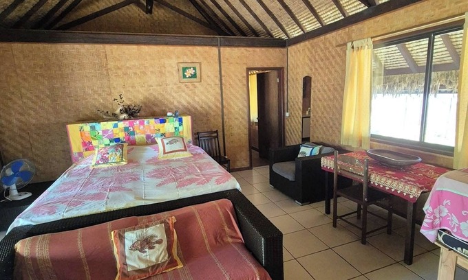 Cook's Bay Casa | Cook’s Bay Beach bungalow