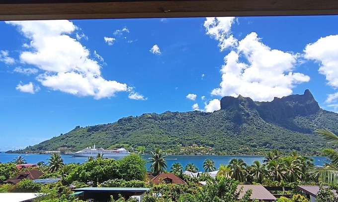 Otumai Casa | Cook's Bay Lodges - Fare Nui - Incredible view