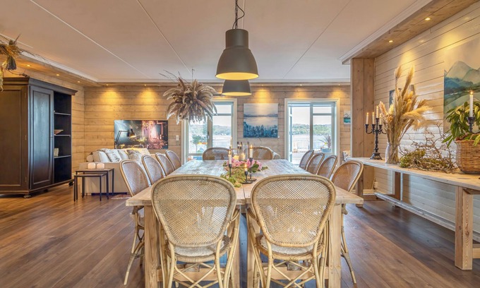 Marstrand Apartamento | Cool 2-bedroom apartment in Marstrand with patio just by the quay and seaview