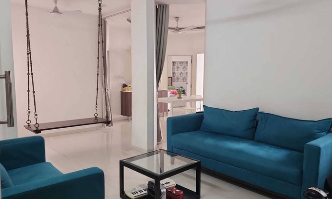 Vadodara Apartamento | Cool 2-bedroom apartment with AC in vibrant Vadodara