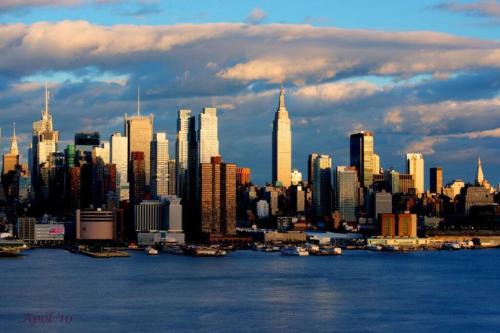West New York Apartamento | Cool 3 BR for U Near Manhattan View, 15 Min to NYC