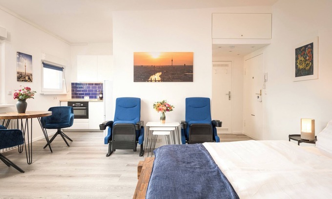 Halensee Apartamento | Cool apartment with balcony in a central location with lots of comfort!