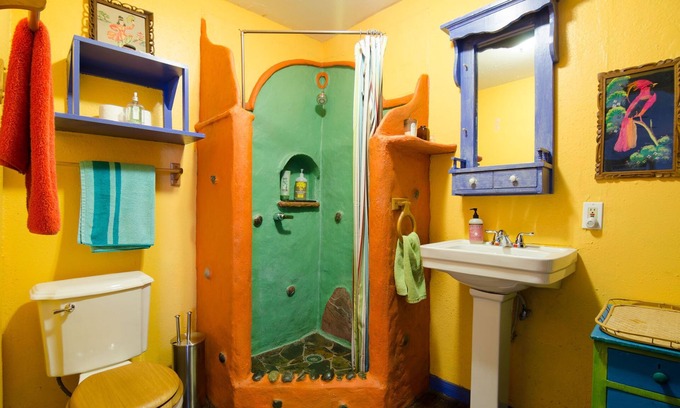 Travis Heights Cabina | Fresco artístico cabina Treehouse zona de South Congreso Dist y el centro!