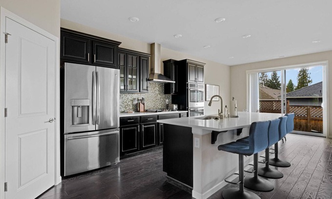 North Creek Casa | Cool Bothell 4BR w/ W/D, nr Green Spaces, Dining & Shops, by Blueground