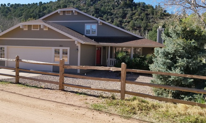 Payson Casa | ¡Trae tu caña de pescar y tu balsa!