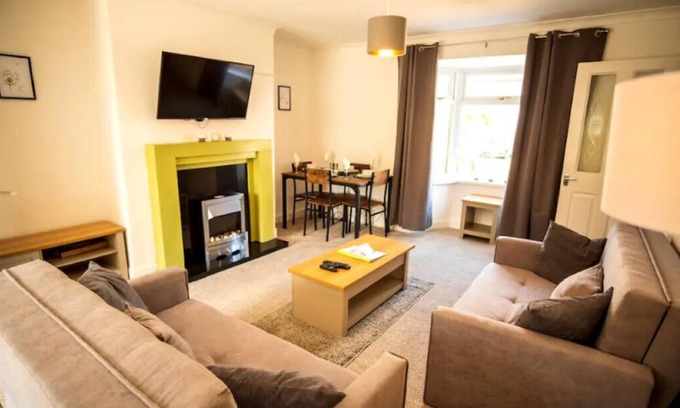 South Shields Casa | Cool Happens Here, Book Your Spot