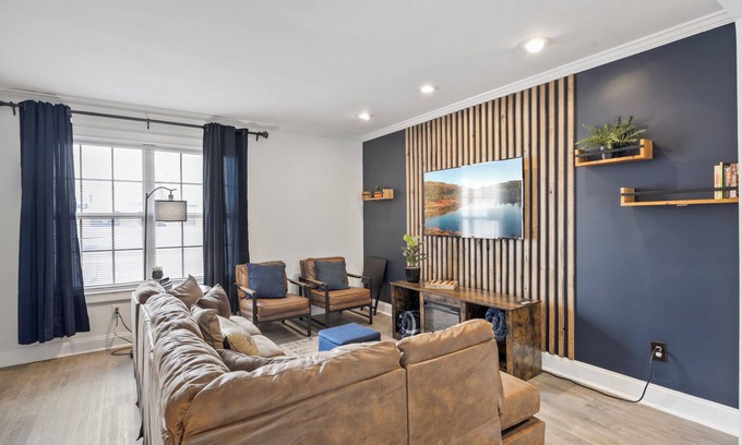 Smyrna Casa | Cool House of Blues Jazzy Theme 2BR 2.5BA Man Cave Parking W/D