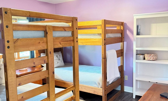 Pedlars Edge Casa | Cool Mountain Breezes on The Slopes- It's Pumpkin Spice Time!