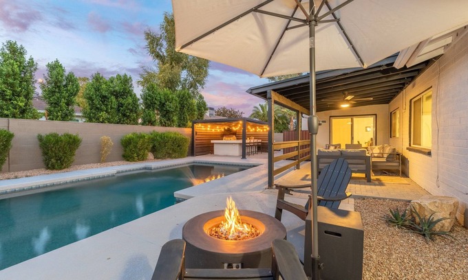 La Paz At Desert Springs Casa | Cool off in the pool! Minutes to golf and Kierland. Sleeps 12