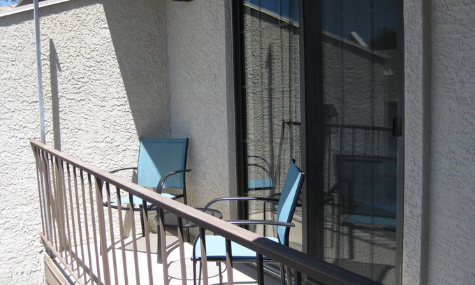 Prescott Country Club Condominio | Cool Summer Get Away / cálido retiro de invierno en Prescott Valley