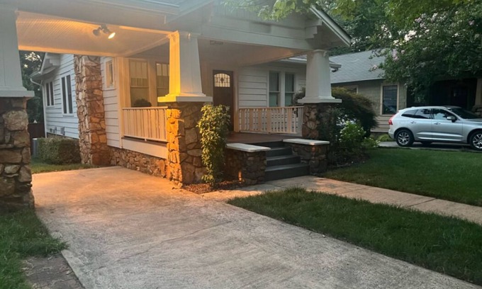 Plaza Midwood Casa | Coolest Street in Charlotte in Historic Plaza Midwood 2 bedroom 1.5 bath home.