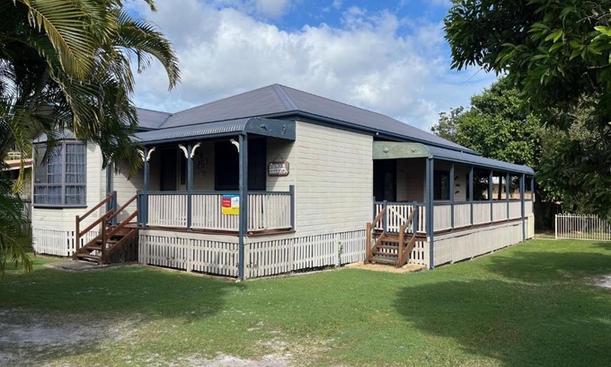 Rainbow Beach Casa | Cooloola Cottage Rainbow Beach