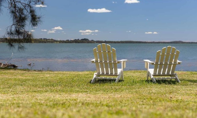 Coomba Bay Otro | Coomba Lakehouse - Absolute Waterfront Acreage