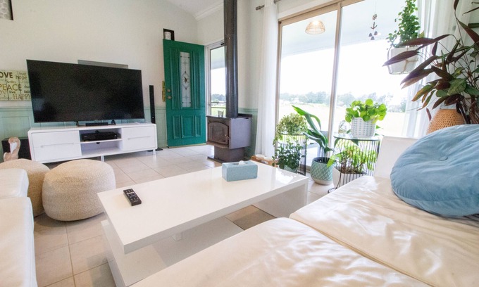 Coomba Park Otro | Coomba Little Farm, the dog-friendly hobby farm and accommodation